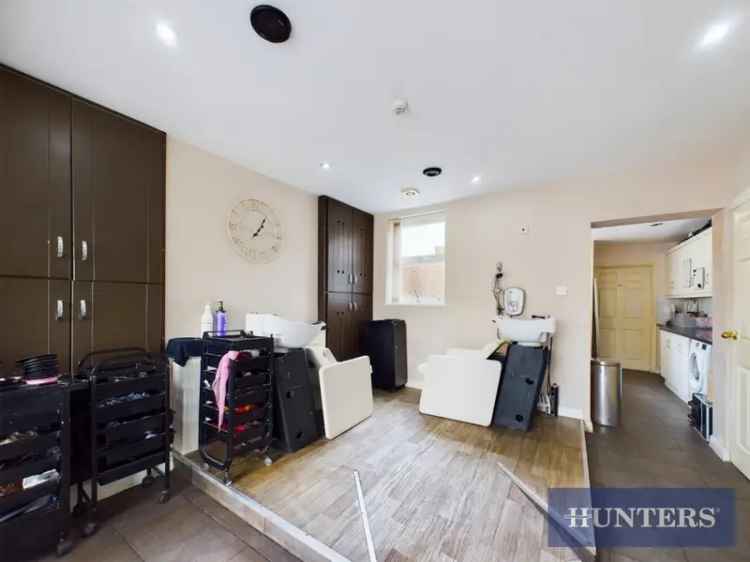 2 Bed Maisonette & Commercial Unit High Rental Yield