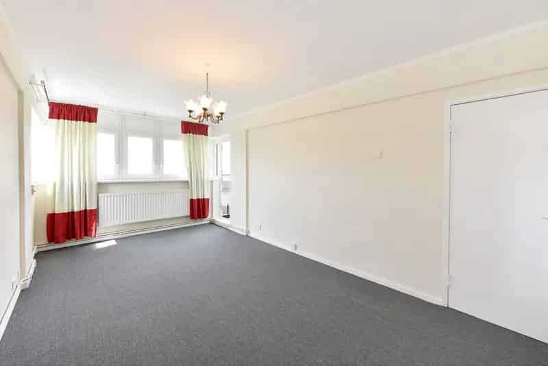 Flat For Rent , Pearscroft Road, London, England
