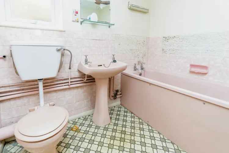 Two Bedroom Flat South Norwood - First Time Buyers Investors