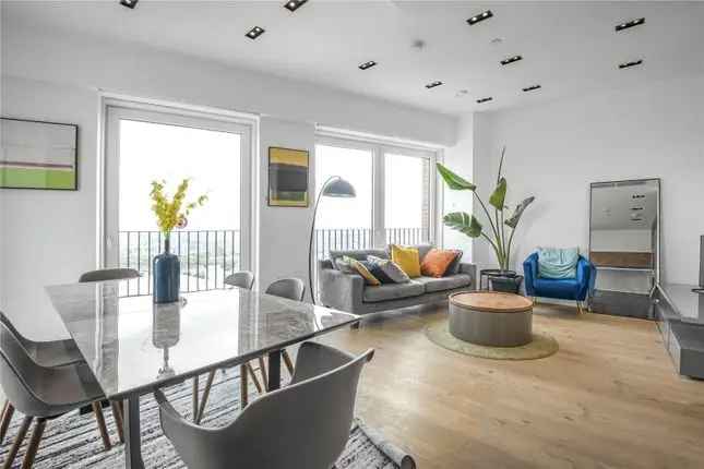 Luxury 2-Bed Apartment Exchange Gardens London Vauxhall Station