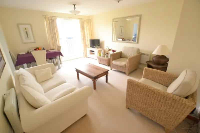 2 Bedroom Flat To Rent Available August 30 2025