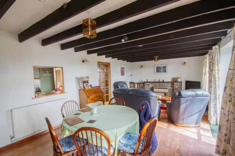 2 Bedroom Cottage for Sale Near Amenities