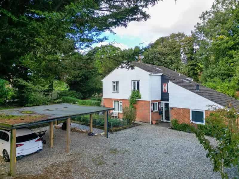 5 Bedroom Detached House Sandling Kent