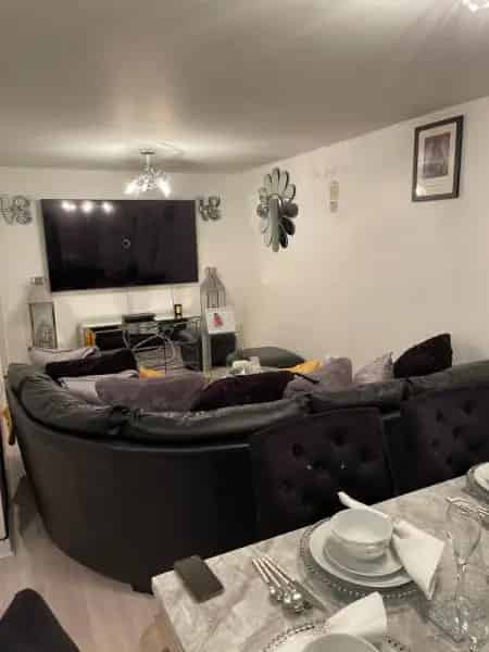 3-Bedroom House with Garden and 2 Bathrooms