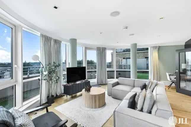 3 Bed Duplex Penthouse for Sale Kew Bridge