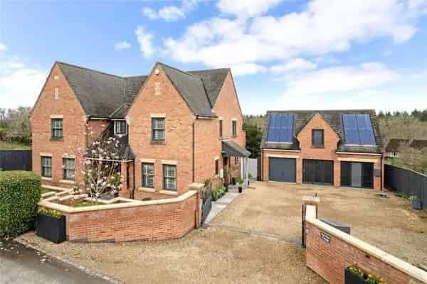 Pear Tree Cottage Newent Detached Home for Sale