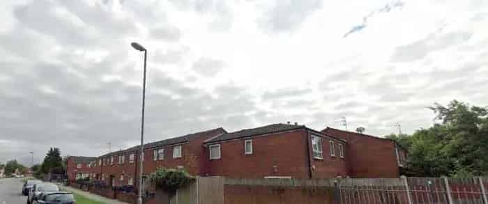 1 Bed Flat in Warbreck Walton Ground Floor Wet Room Furnished