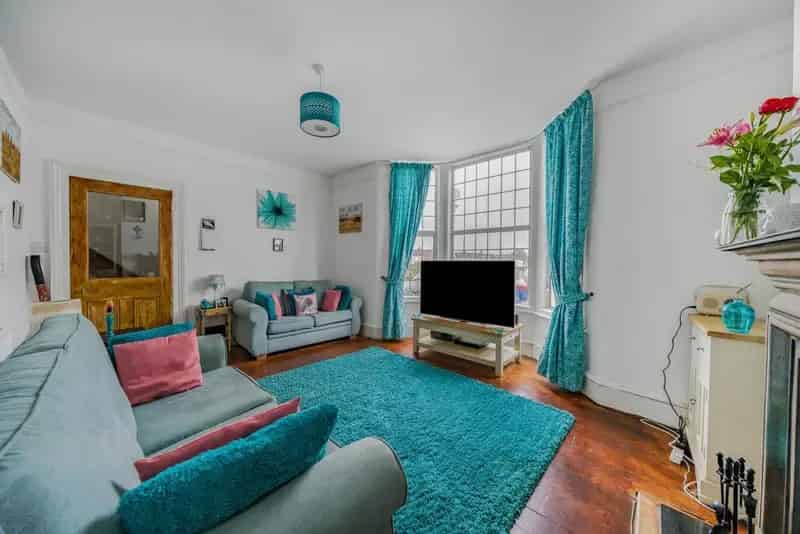 One Bedroom Period Conversion with Private Garden