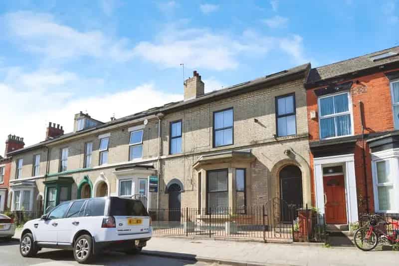 6 Bedroom Terraced House For Sale Near Hull Royal Infirmary
