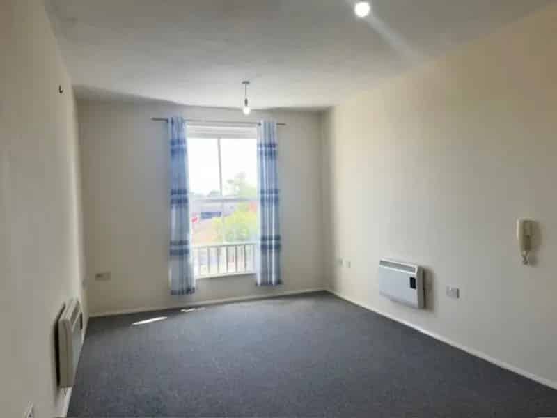 2 Bedroom Flat for Sale in Banbury
