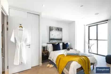 3 Bed Flat 91m² East Croydon Luxury Amenities Pet Friendly