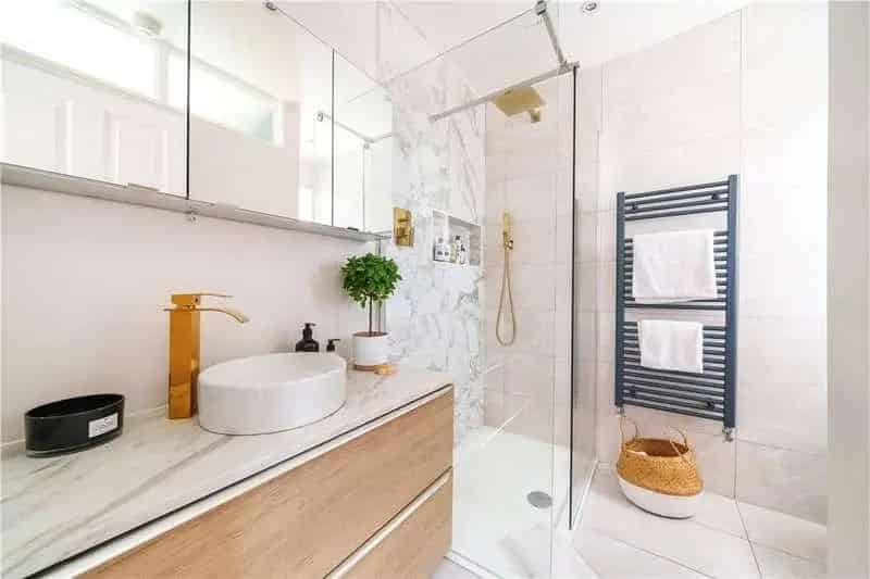 4 Bed Flat for Sale Pitshanger Village