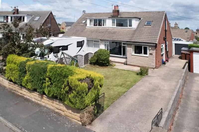 3 Bedroom Semi Detached House For Sale Drighlington