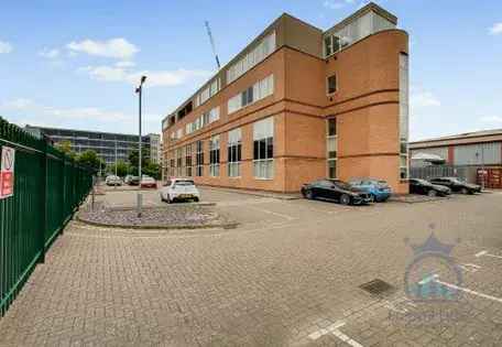 1 Room Studio Flat 43m2 Hayes London