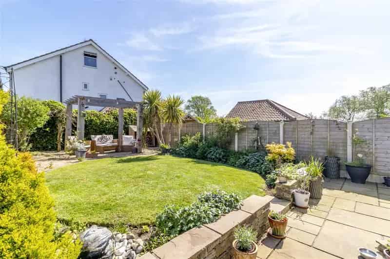 2 Bedroom Semi-Detached Bungalow House to Rent