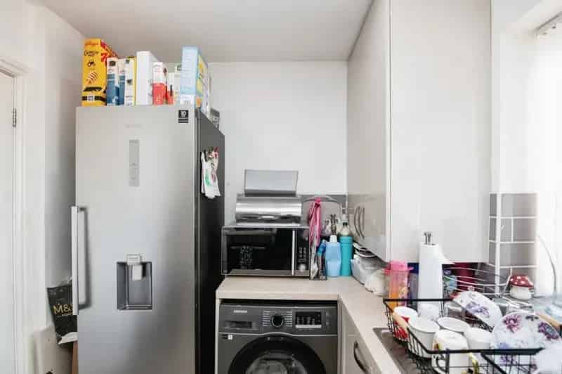 Modern 3-Bed Family Home Near Schools and Transport