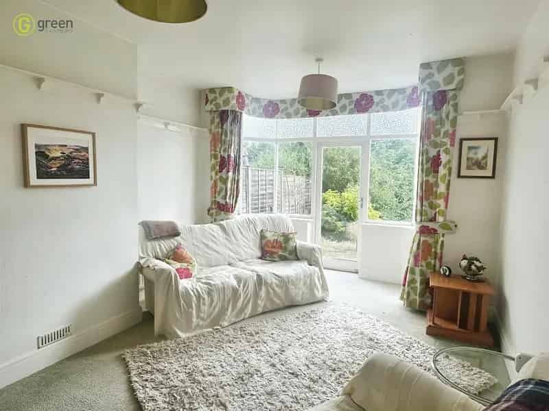 3 Bedroom Detached House For Sale No Onward Chain