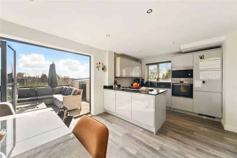 3 Bed Semi Detached House Horsforth Garden Annexe