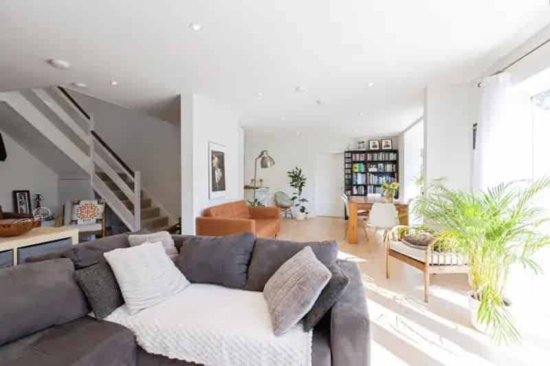 Stunning 4 Bedroom Family Home with Breathtaking Views