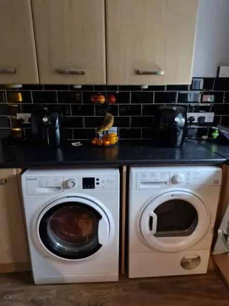 2 Bed Maisonette Near Shops and School