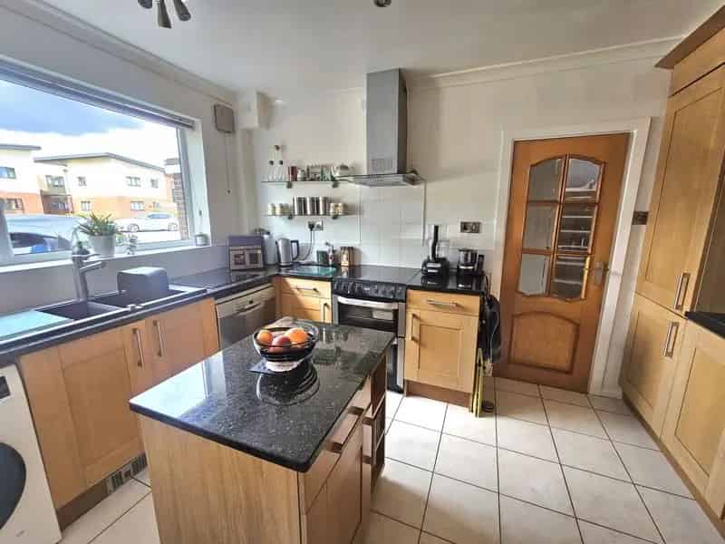 3 Bedroom Detached House to Rent