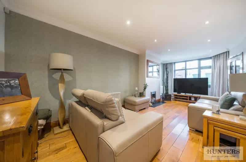 3 Bedroom Semi-Detached House Bexleyheath