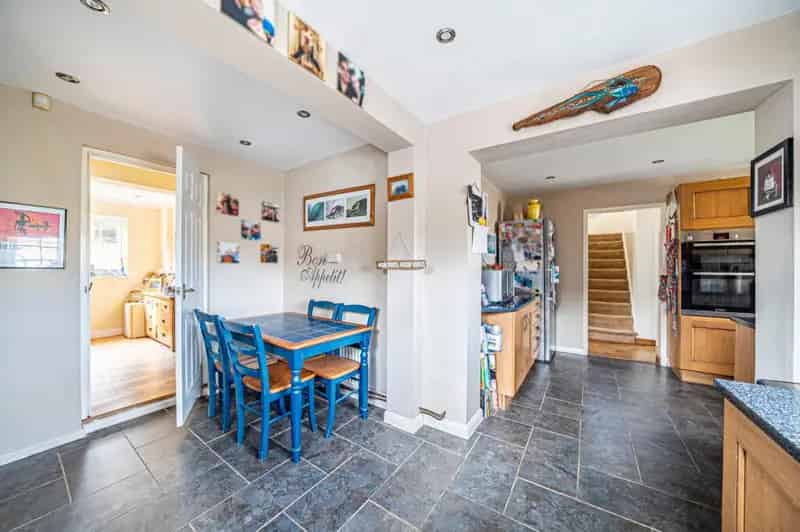 5 Bedroom Detached House for Sale in Oakley