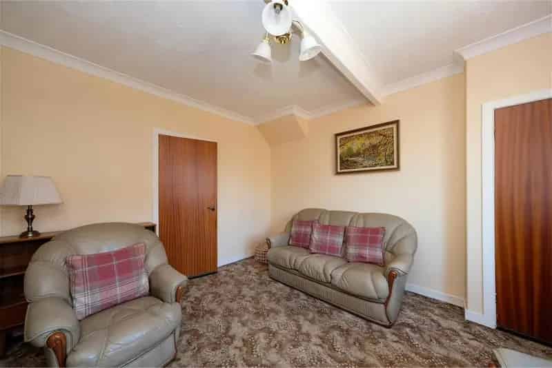 2 Bed Terraced House with 2 Reception Rooms and Gardens