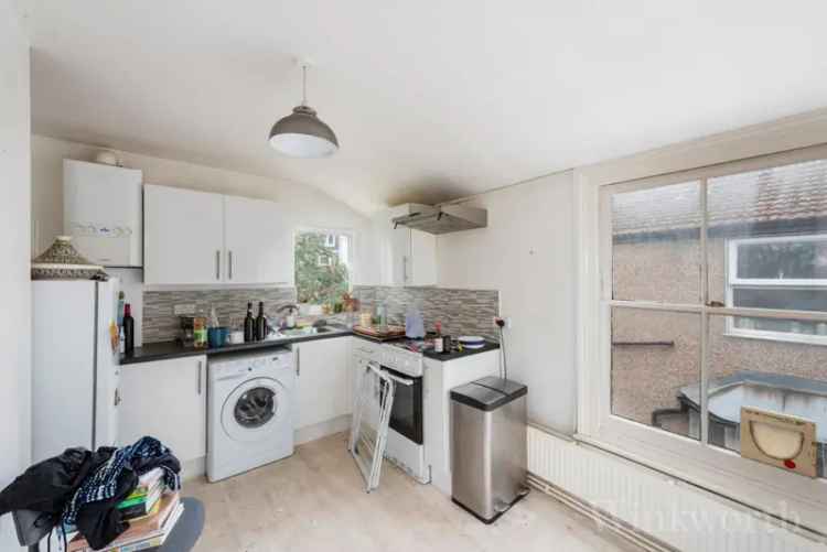 1 Bedroom Flat London - Recently Refurbished Period Conversion