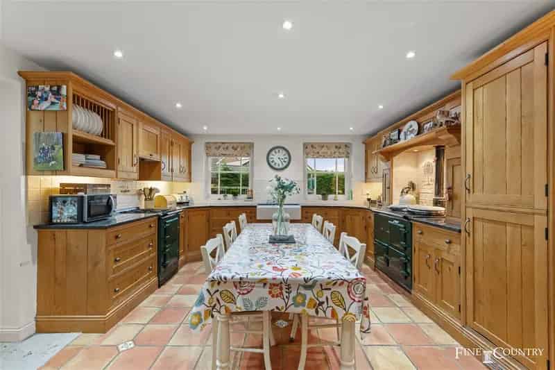 4 Bedroom Detached Georgian House Moulton