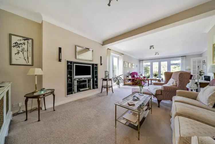 Five Bedroom Detached House Near Hayes Station