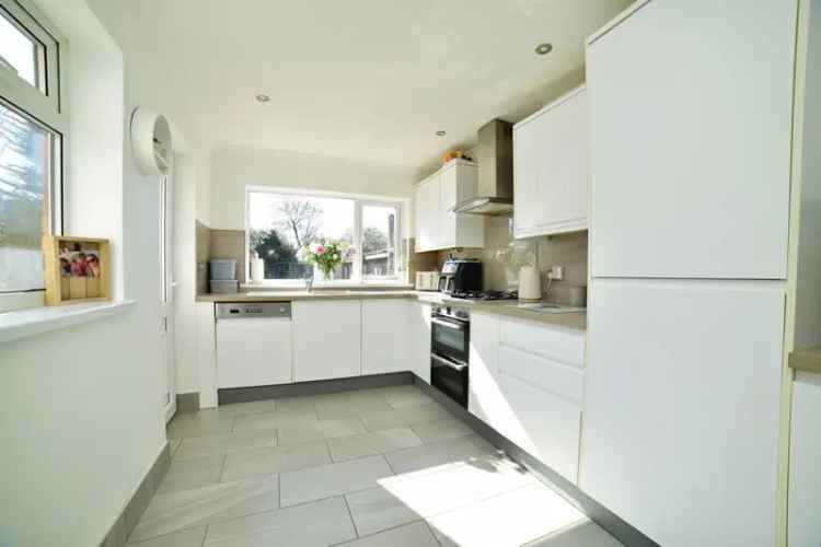 3 Bed House Holderness Road Hull Family Home Spacious Garden Off Road Parking