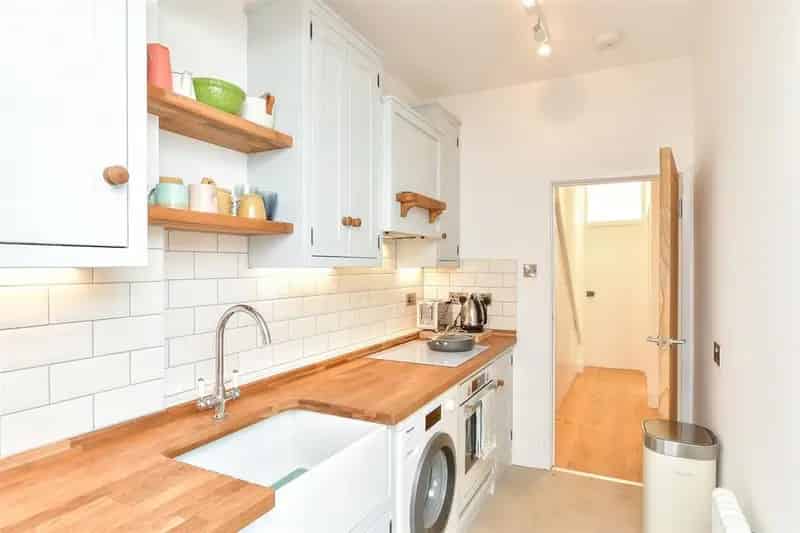 1 Bedroom Ground Floor Flat for Sale in Fiveways Preston Park