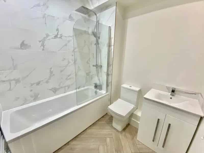 1 Bedroom Apartment Town Centre Available Now