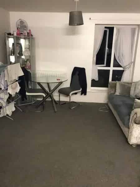 2 Bed Ground Floor Flat Communal Garden Pets Allowed