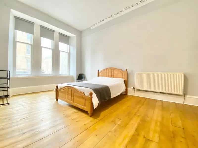 4 Bedroom Flat to Rent