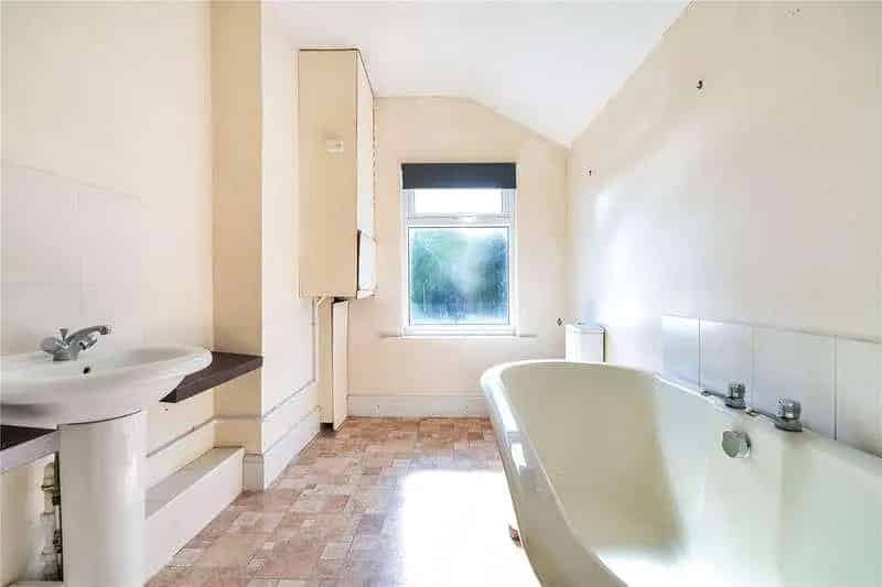 2 Bed House for Sale No Onward Chain Worcester