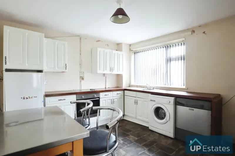 3 Bedroom End Terrace House to Rent - Investment Opportunity