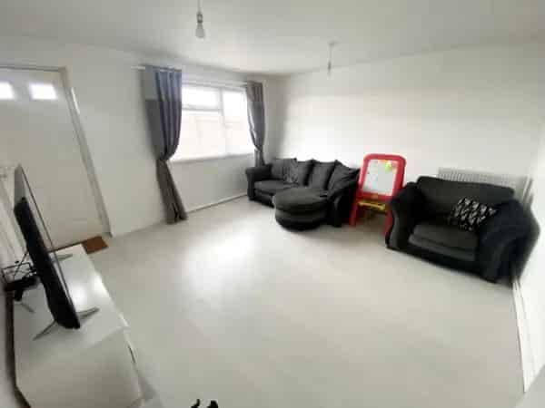 Houses Wanted 3 bed and 2 bed Multi Swap Offers