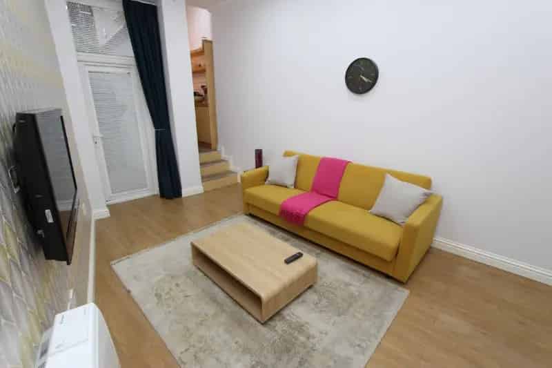 1 Bedroom Furnished Flat to Rent Meadowbank