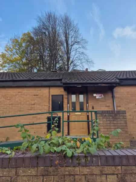 2 Bedroom Property with Transport and Amenities