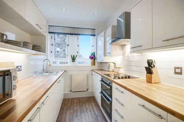 Ground Floor Flat for Sale in Dennistoun Glasgow
