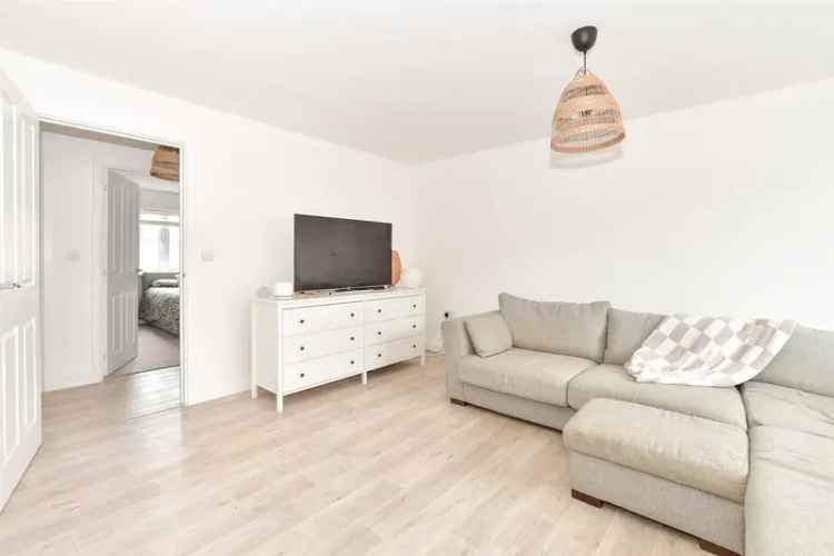 2 Bedroom Flat for Sale in Cranleigh