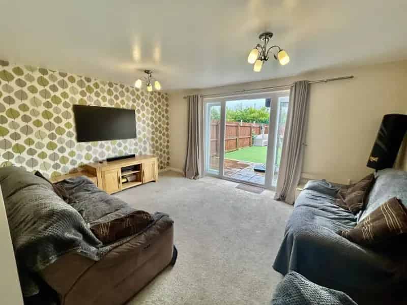 3 Bedroom Semi Detached House For Sale No Onward Chain