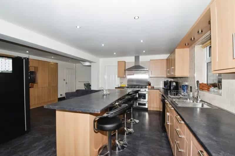 5 Bedroom Detached House in Oadby