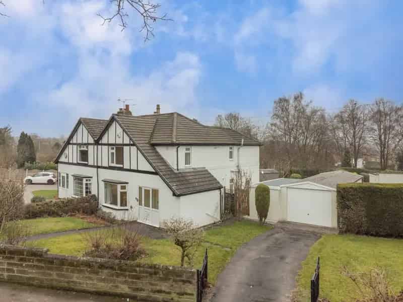 4 Bedroom Semi Detached House to Rent Alwoodley
