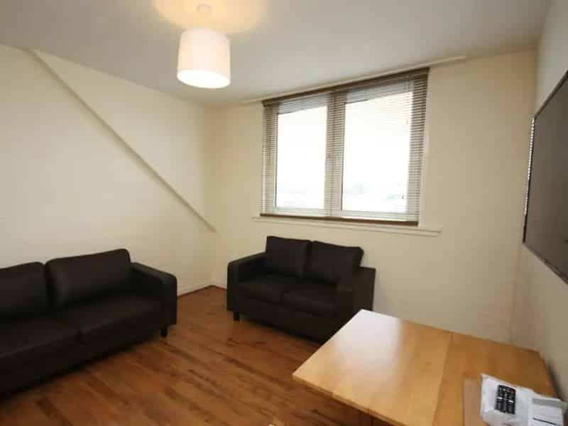 3 Bed HMO Licensed Top Floor Flat Old Aberdeen