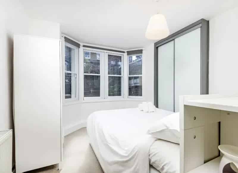 West Hampstead 1 Bed Flat Private Garden Close to Stations