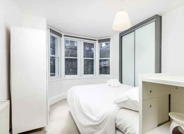 West Hampstead 1 Bed Flat Private Garden Close to Stations