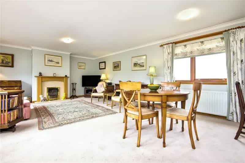 3 Bed Bungalow near Elie Beach - Spacious Home with Garden and Driveway